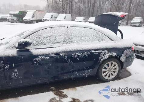 2011 Audi A4 2.0T Premium z USA, uszkodzony, nr VIN WAUFFAFLXBN050441